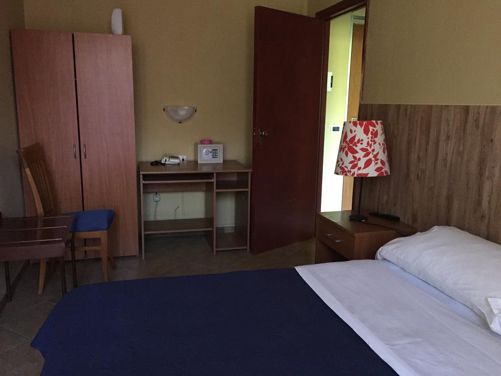Hotel 106 Sellia Marina Eksteriør bilde
