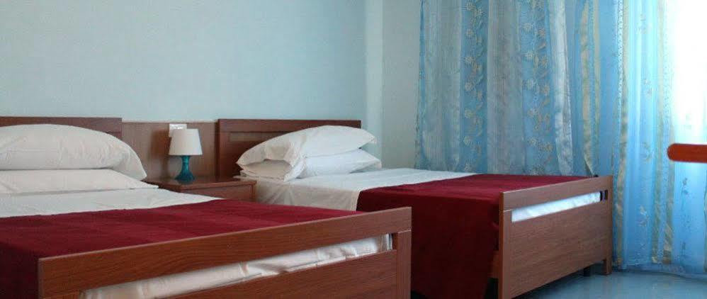 Hotel 106 Sellia Marina Eksteriør bilde